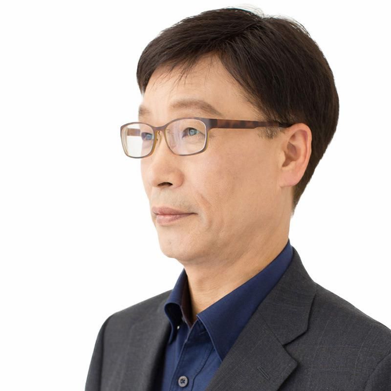 Kbeth Korean Men Toupees Closure 100% Human Hair Cheap Price Short Custom Brazilian Full Lace Closure Asia Straight Middle-Aged Men′ S Wig Vendor
